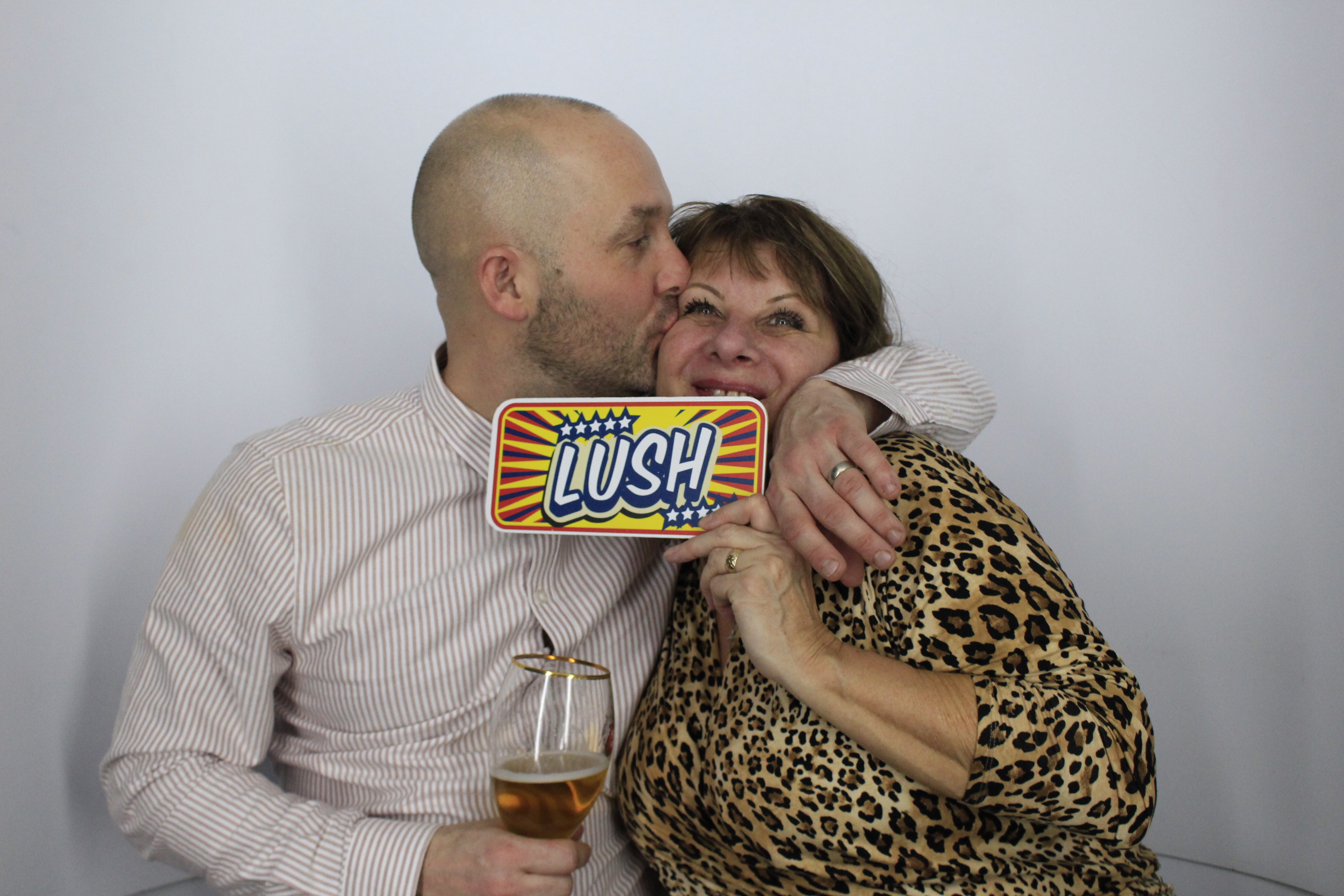 Darren and sarah’s 40th birthday celebration | View more photos from the event at gallery.myphotoboothexperience.co.uk/u/MyPhotoBoothExperienceLtd/Darren-and-sarah’s-40th-birthday-celebration